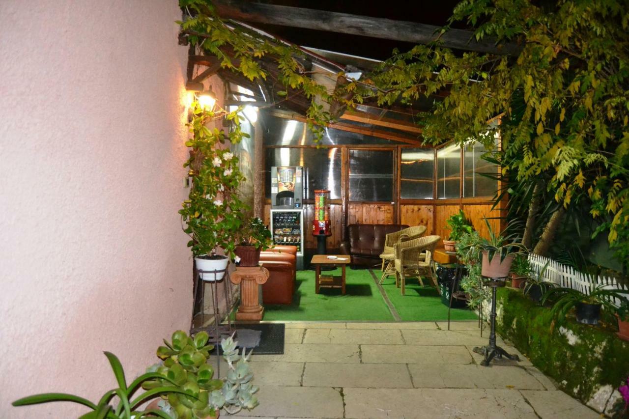 Aurora Boreale Hotel Rome Bagian luar foto